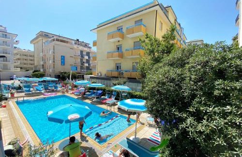 Fogliano Marina Hotel | Hotel Adelphi
