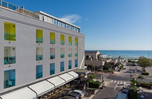 Fogliano Marina Hotel | Hotel Adelphi