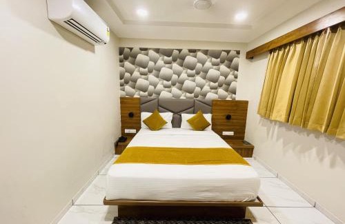 Vastrapur Hotel | hotel avenue lake