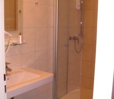 Oberrodenbach Hotel | Hotel-Barbarossa-Garni bei Hanau