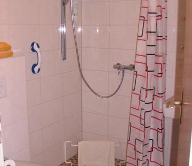 Oberrodenbach Hotel | Hotel-Barbarossa-Garni bei Hanau