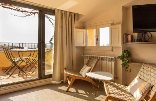 Palau-Saverdera Hotel | Hotel Boutique Niu de Sol - Designed for Adults