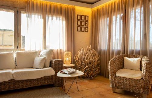 Palau-Saverdera Hotel | Hotel Boutique Niu de Sol - Designed for Adults