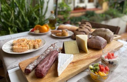 Palau-Saverdera Hotel | Hotel Boutique Niu de Sol - Designed for Adults