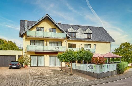 Kueser Plateau Hotel | Hotel Café Ernst