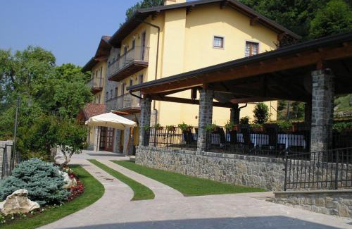 Almenno San Bartolomeo Hotel | Hotel Camoretti