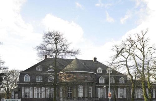 Kamp Lintfort Hotel | Hotel Casino im Park