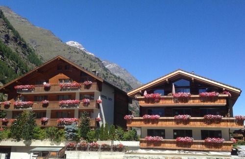 Taesch Hotel | Hotel City
