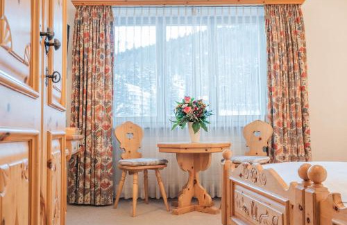 Sankt Moritz-Bad Hotel | Hotel Corvatsch - Web Check-in