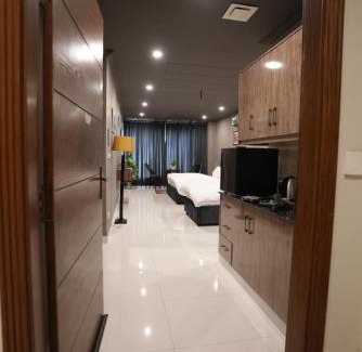 Fatehjang Hotel | Hotel Crossroads