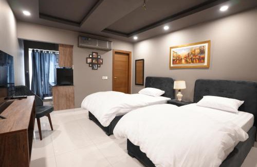 Fatehjang Hotel | Hotel Crossroads