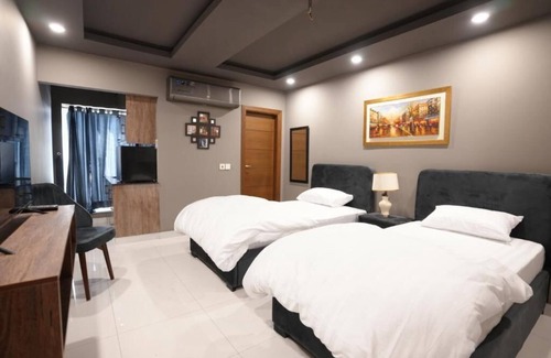Fatehjang Hotel | Hotel Crossroads