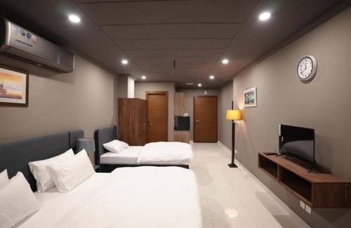 Fatehjang Hotel | Hotel Crossroads
