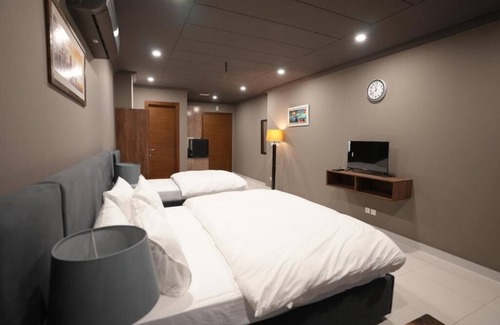 Fatehjang Hotel | Hotel Crossroads