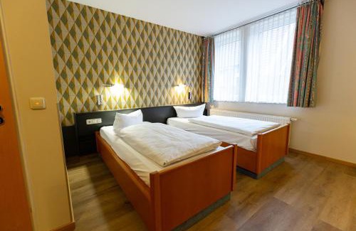 Vechta Hotel | Hotel DH VEC, sehr beliebtes & leckeres Frühstück, Self-Check-In