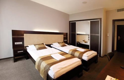 Senec Hotel | Hotel Dolphin