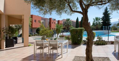 Banyuls-dels-Aspres Hotel | Hotel Du Village Catalan