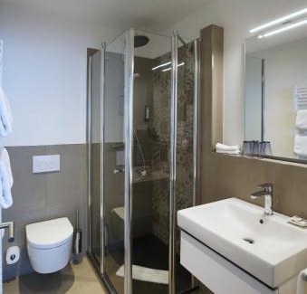 Volmerswerth Hotel | Hotel Fährhaus km734