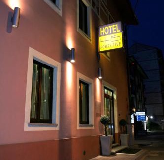 Chivasso Hotel | Hotel Fortyfive