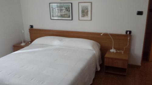 Ceniga Bed & Breakfast | Hotel Garnì Delle Rose