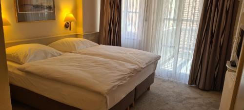 Altstadt Hotel | Hotel Garni "Am Ellinger Tor"