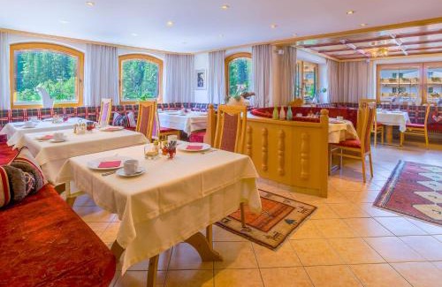 Vorderlanersbach Hotel | Hotel-Garni Jakober