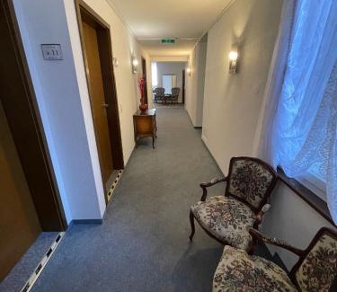 Bad Urach Bed & Breakfast | Hotel Garni Ratstube