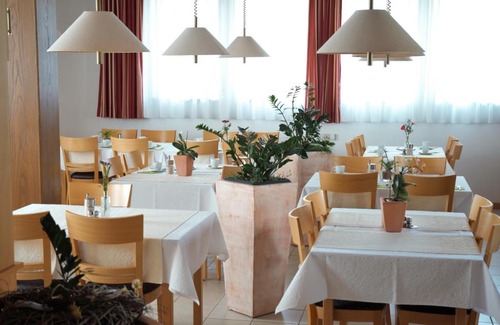 Sommerhausen House | Hotel-garni 'Zum Weinkrug'