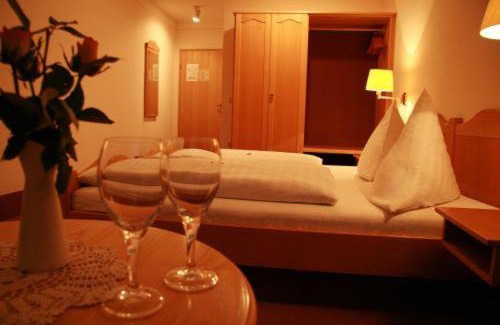 Pilsach Hotel | Hotel Gasthof am Schloß