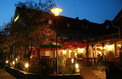 Pilsach Hotel | Hotel Gasthof am Schloß
