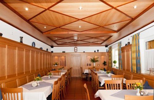 Obertraubling House | Hotel Gasthof Stocker