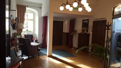 Hallstadt Hotel | Hotel Goldener Adler Garni