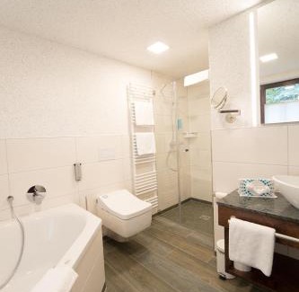 Suhl House | Hotel Goldener Hirsch