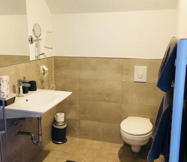 Rondorf Hotel | Hotel Gut Grossrotter Hof (ehem. Hotel Schmitte)