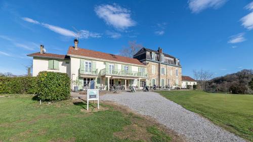 Salies-de-Bearn Hotel | Hotel Helios - Golf