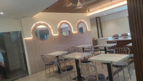 Sualkuchi Hotel | Hotel Hi City Inn Near ISBT