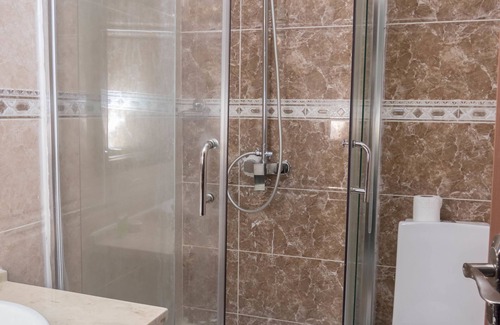 Libreville Hotel | Hotel Hibiscus Louis