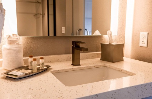 Harrisburg - Hershey Hotel | Hotel Indigo Harrisburg - Hershey by IHG