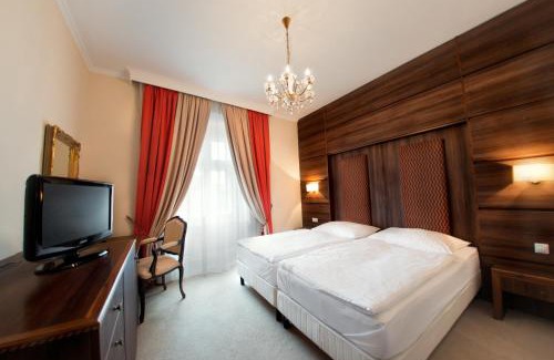 Tata Hotel | Hotel Kristály Imperial