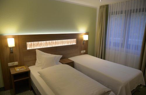 Marktheidenfeld House | Hotel- Landgasthof Baumhof-Tenne