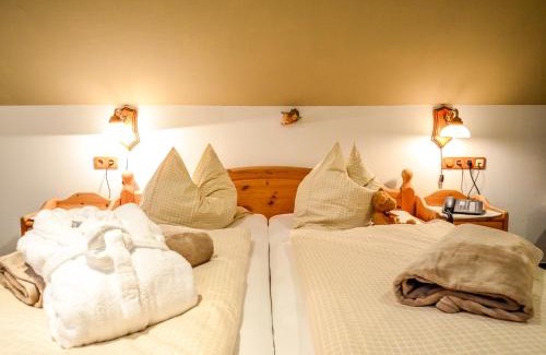 Elkenroth Hotel | Hotel Landhaus Krombach