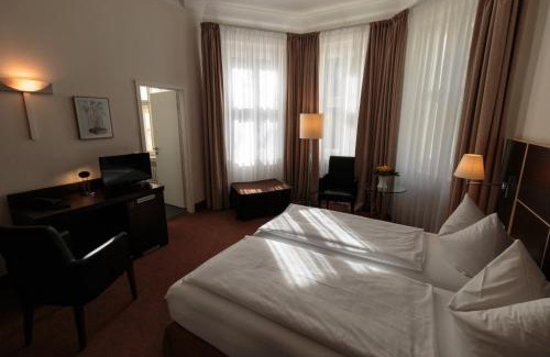 Steglitz-Zehlendorf House | Hotel Landhaus Schlachtensee