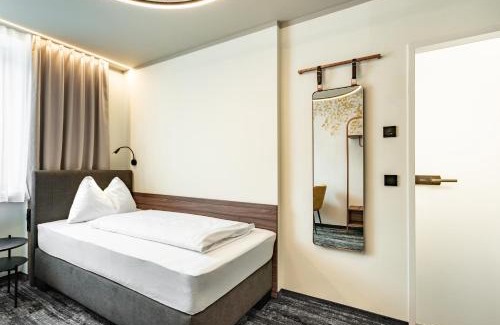Volksgartenviertel Hotel | Hotel Lokomotive
