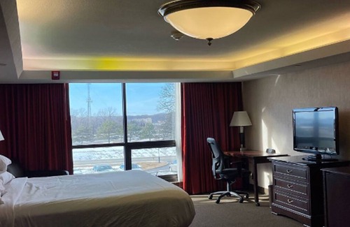 Merriam Hotel | Hotel Lotus Kansas City Merriam