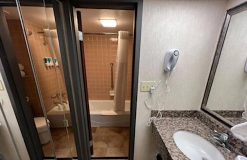 Merriam Hotel | Hotel Lotus Kansas City Merriam