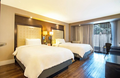 Zona Rio Hotel | Hotel Lucerna Tijuana