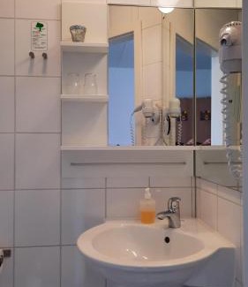 Deutz Hotel | Hotel Merlin Garni