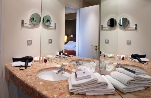 Neuilly-sur-Seine Hotel | Hotel Paris Neuilly