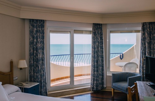 Cadiz Hotel | Hotel Playa Victoria