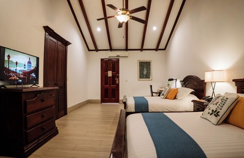 Granada Hotel | Hotel Plaza Colon